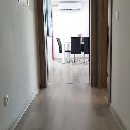 Apartment Luma *